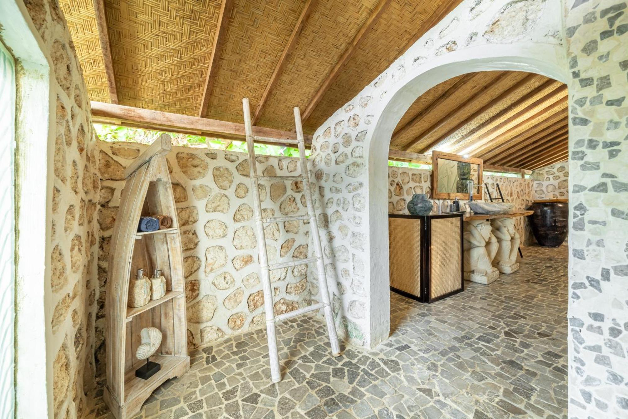 Balangan Beach Villa Idaman Bungalows ジンバラン エクステリア 写真