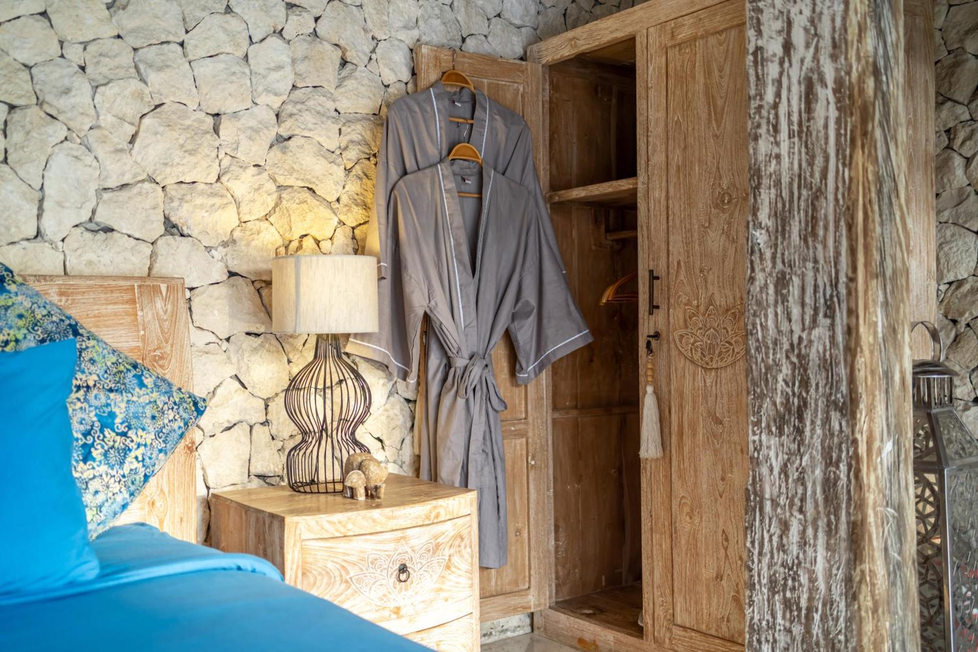 Balangan Beach Villa Idaman Bungalows ジンバラン エクステリア 写真