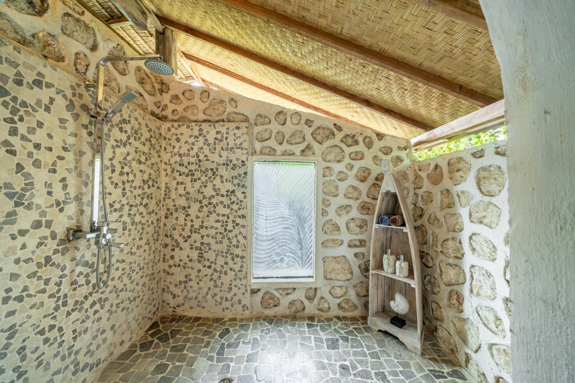 Balangan Beach Villa Idaman Bungalows ジンバラン エクステリア 写真